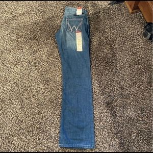 New with tags Wrangler Shiloh jeans
